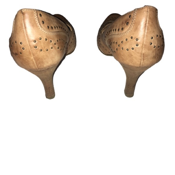 Kenneth Cole Reaction Break Water Mary Jane Heels - Picture 6 of 8